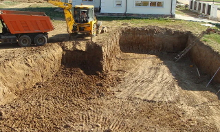 Рытье котлованов под фундамент в Мегионе – цена от 2562 руб. за м3 | 2Землекопа-Мго