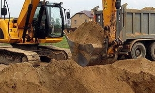 Выкопать яму экскаватором в Мегионе от 923 руб. - 2Землекопа-Мго